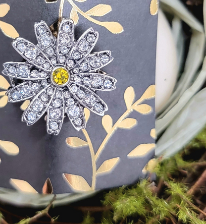 Jeweled White Daisy Brooch