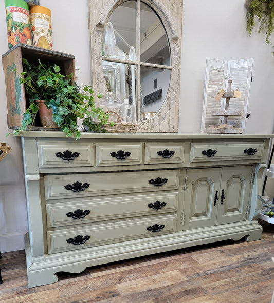 Cottage Garden Distressed Cabinet - (𝐏𝐢𝐜𝐤-𝐔𝐩 𝐎𝐧𝐥𝐲)