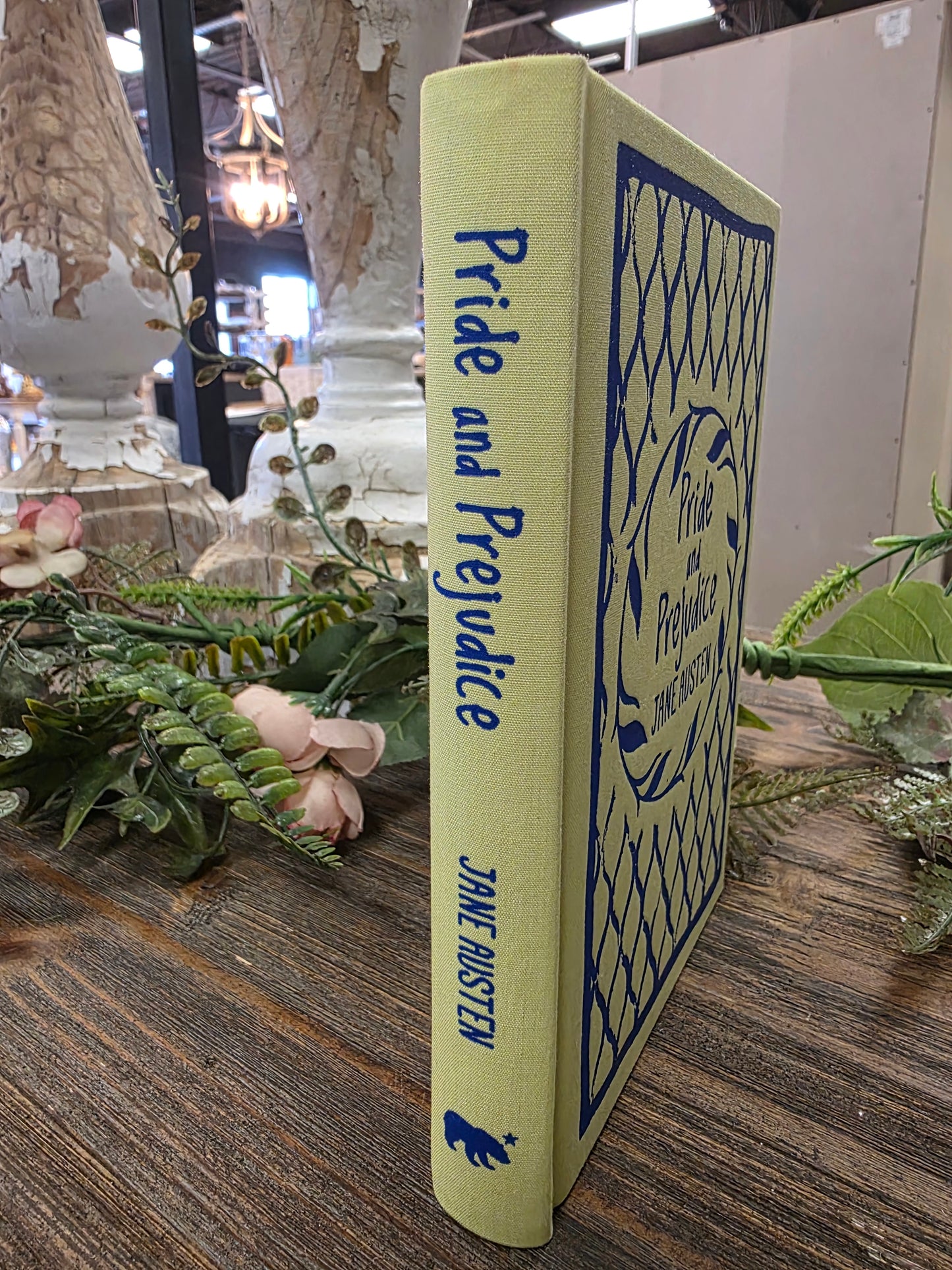 Pride & Prejudice, Jane Austen - Cloth Hardback Book