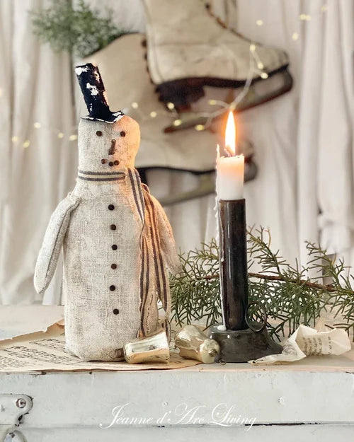 Jeanne D' Arc Living Magazine - 2025 Issue 8