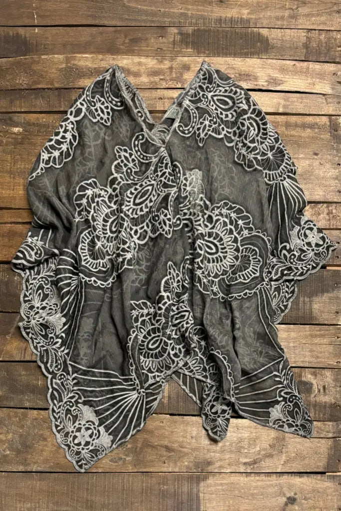Garden Bliss Poncho, Vintage Black - Jaded Gypsy