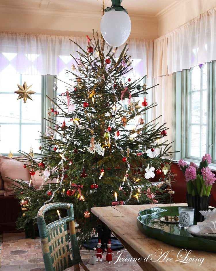 Jeanne D' Arc Living Magazine - 2025 Christmas Issue