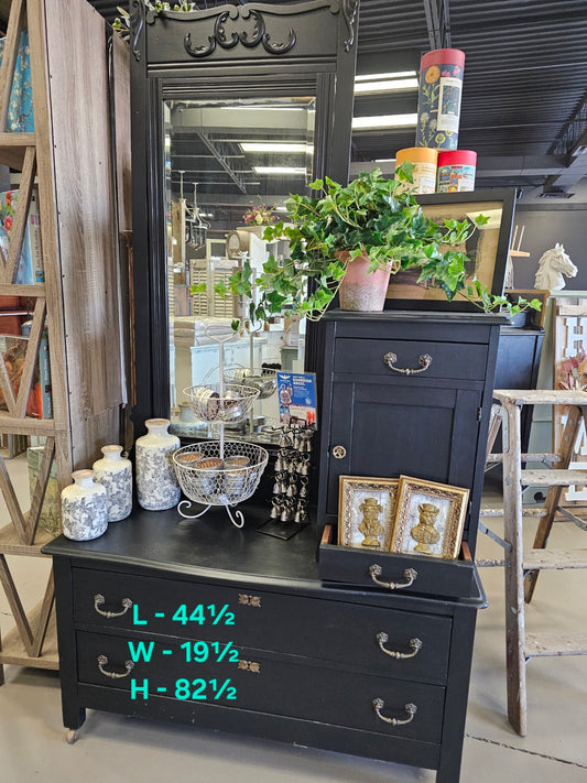 Black Antique 1900's Gentlemen's Dresser - (𝐏𝐢𝐜𝐤-𝐔𝐩 𝐎𝐧𝐥𝐲)