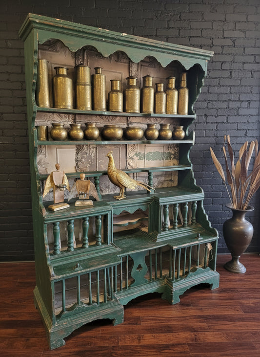 Primitive 1800's Display Hutch with Winter Chicken Coop - (𝐏𝐢𝐜𝐤-𝐔𝐩 𝐎𝐧𝐥𝐲)